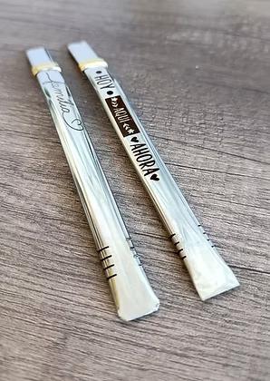 Bombilla Chata de Acero con Frases - vista lateral